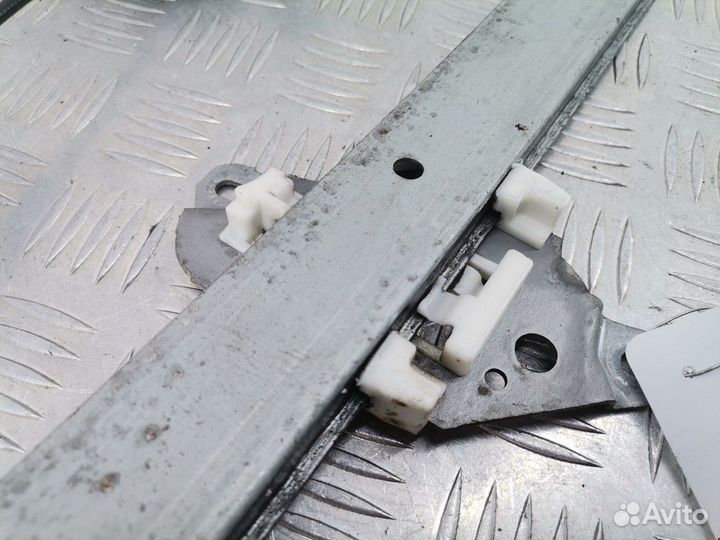 Стеклоподъемник передний правый Nissan X-Trail