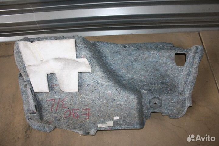 Обшивка багажника (левая) BMW E90/E91 2005