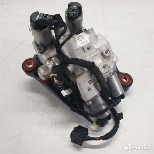 Блок клапанов гидроподвески BMW 7 F01/F02 2014г. 6