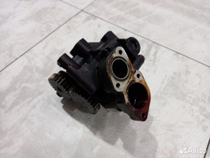 Масляный насос Audi A8 D4 4.2 FSI 2012