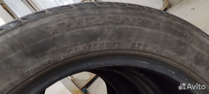 Bridgestone Turanza T001 225/55 R17