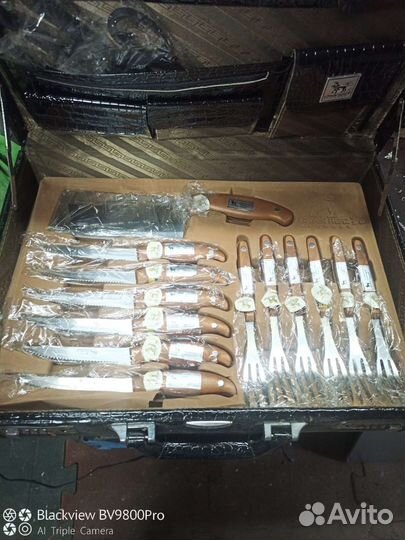 Набор столовых приборов и ножей