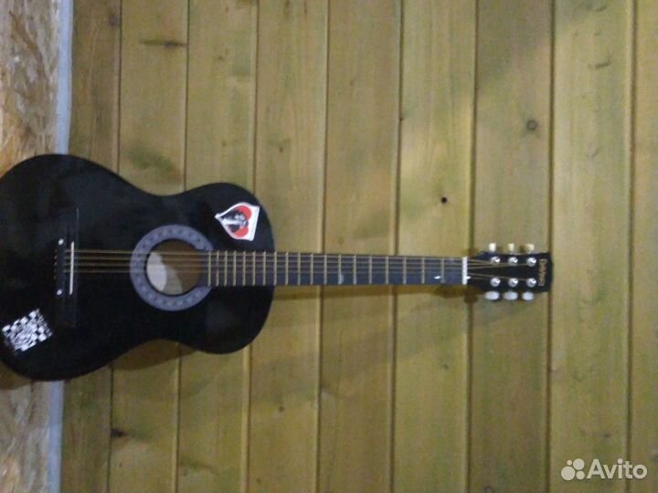Гитара (полу акустика полу классика )