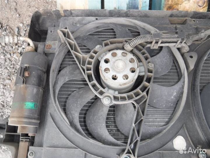 Вентилятор радиатора кондиционера прав. перед. Vol