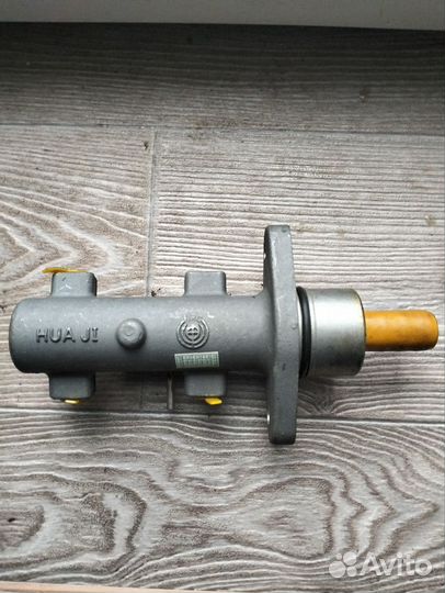 Цилиндр главный тормозной