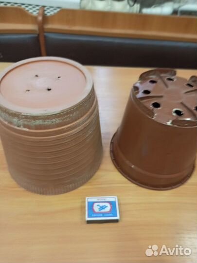 Горшки цветочные - 2 шт