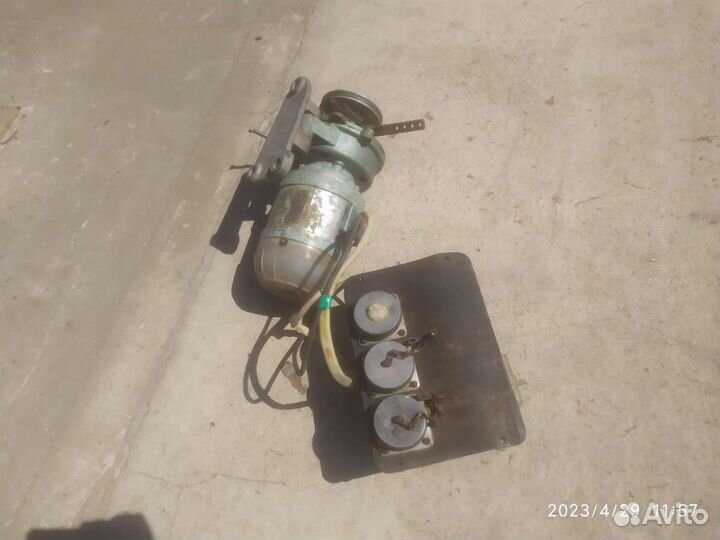 Электродвигатель 380В для швейной машины