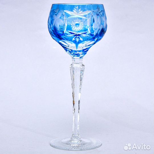 Хрустальный бокал