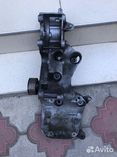 Крепление кондиционера трубки Renault Логан