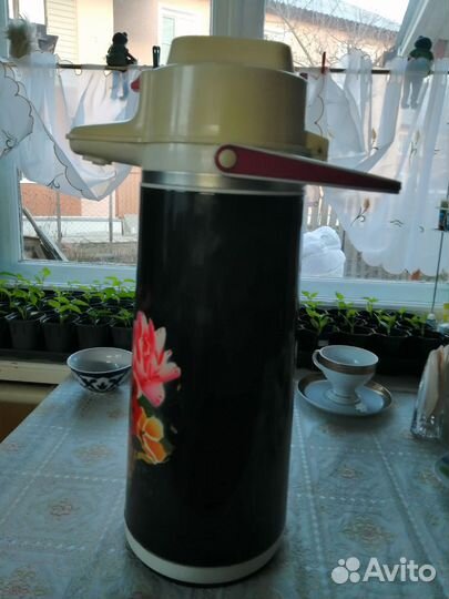 Термос китайский с помпой