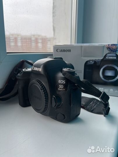 Зеркальный фотоаппарат canon 5D mark 4