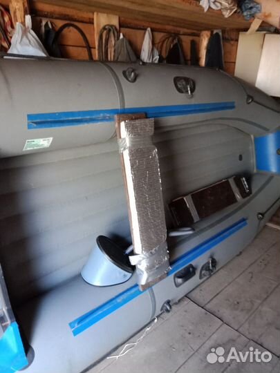 Надувная лодка с мотором
