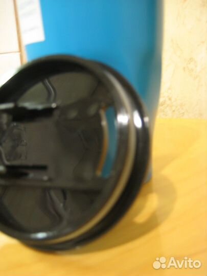 Термокружка новая голубая, лёгкая и удобная