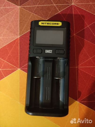 Зарядное устройство Nitecore UMS2