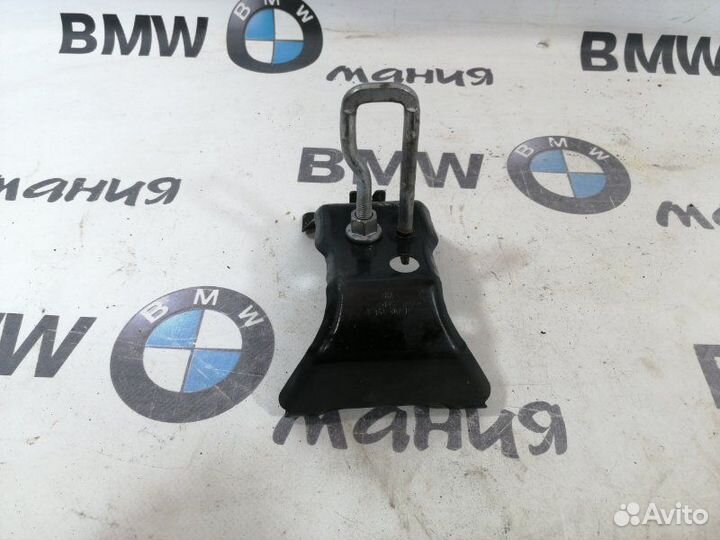 Крюк замка капота правый Bmw X5 E70 LCI N57D30