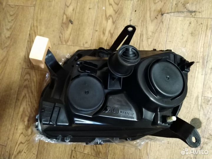 Фара правая новая оригинал Renault Duster 2010-201