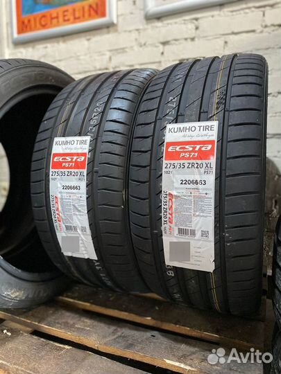 Kumho Ecsta PS71 245/40 R20 и 275/35 R20 99Y