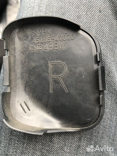 Заглужка кожуха руля toyota prius ZVW-30