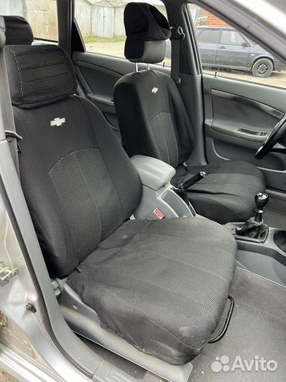 Чехлы на chevrolet lacetti