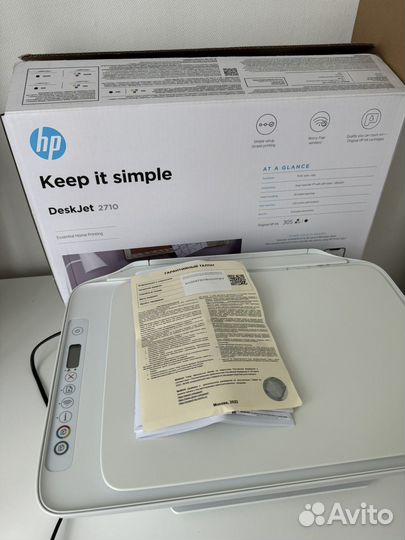 Цветной струйный принтер/сканер HP Deskjet 2700