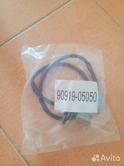 Датчик положения коленвала Тойота Хайлюкс новый