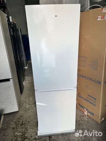 Холодильник Hyundai NoFrost 281л 185см CC3004F