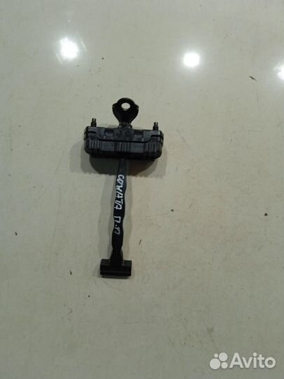 Ограничитель двери(передний правый)