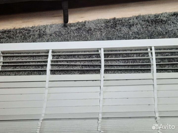 Жалюзи горизонтальные на окна 16001800 под дерево