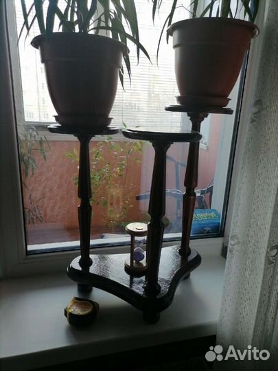 Настольная подставка из дерева