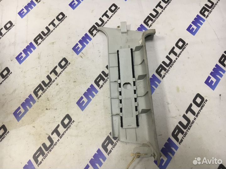 Накладка стойки средняя левая Шкода Октавия тур