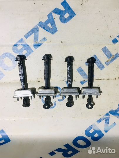 Ограничитель задней двери opel astra J 1.6 ат седа