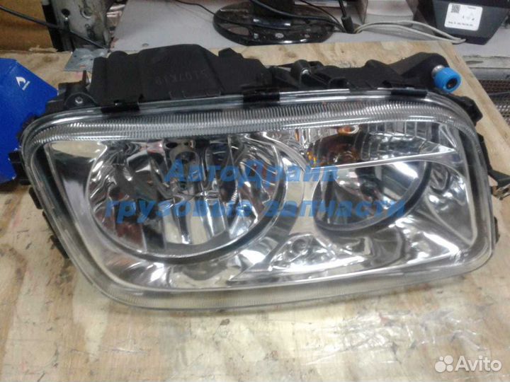 Фара основная правая Актрос3 2008 года