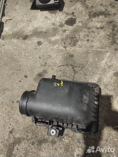 Корпус воздушного фильтра крайслер 300с 5.7