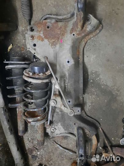 Peugeot 206 подрамник