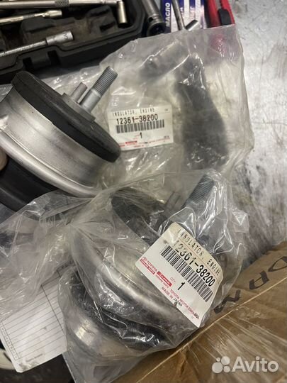 Подушка двигателя