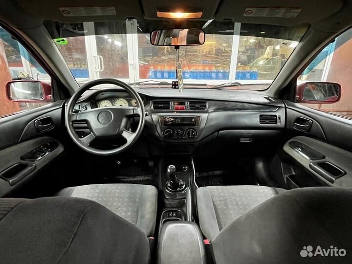 Mitsubishi Lancer 1.6 МТ, 2005, 298 000 км