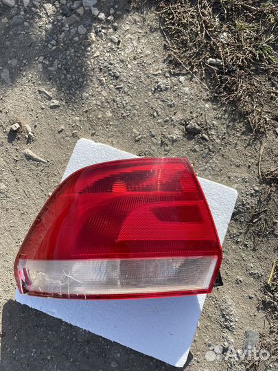 Задний левый плафон Polo 2015