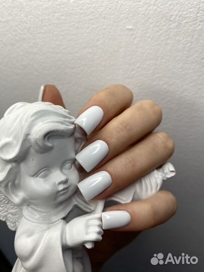 Модель на маникюр