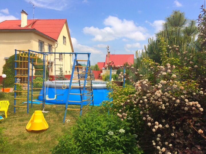 Коттедж 310 м² на участке 15 сот.