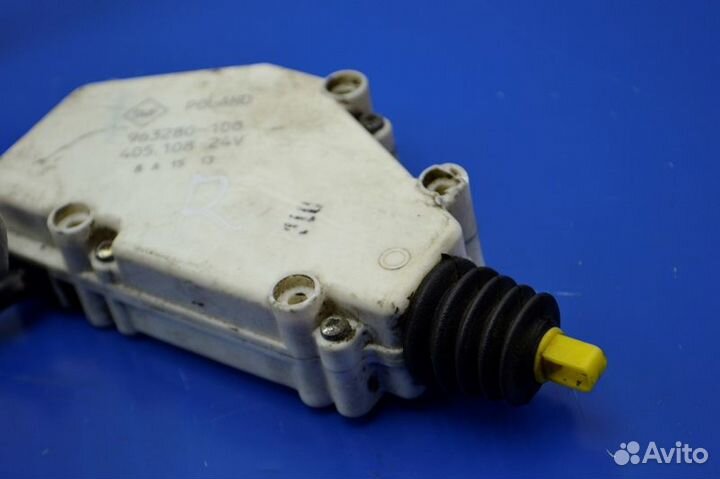 Моторчик центрального замка, правый scania R-serie