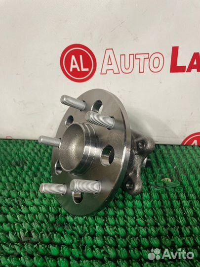 Ступичный узел задний левый Toyota Camry ASV50