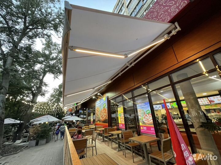 Маркиза открытая, ширина 5,7 м х вылет 3 м