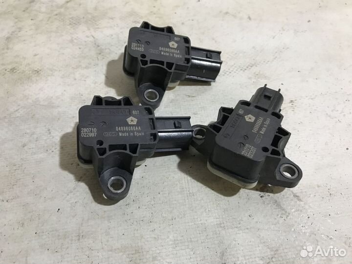 Датчик удара боковой Dodge Challenger 09-14