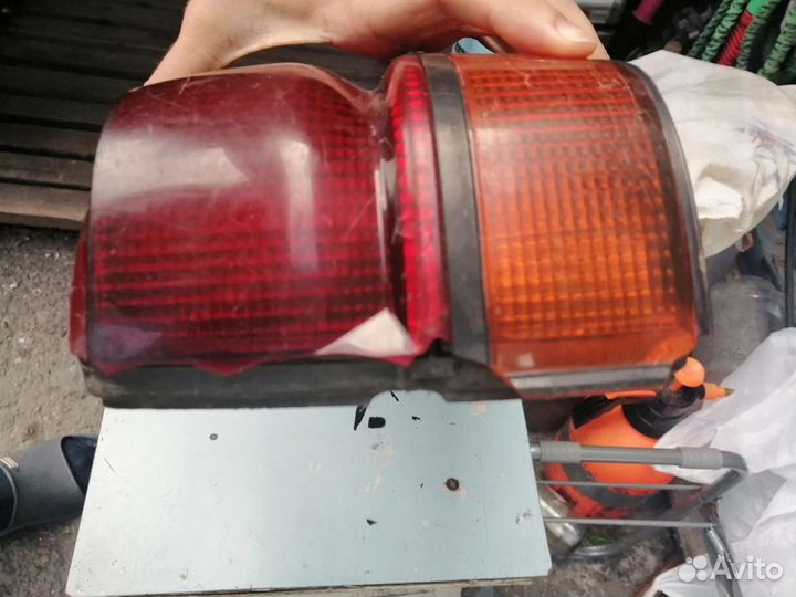 Фонарь Toyota Chaser gx81