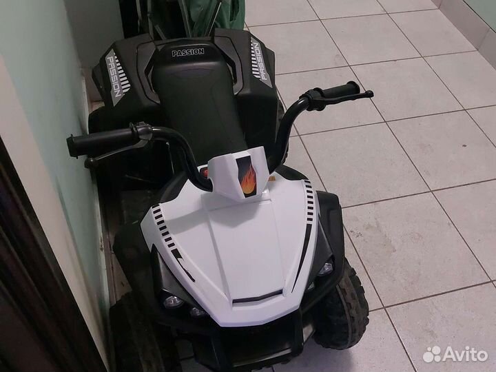 Детский квадроцикл на аккумуляторе