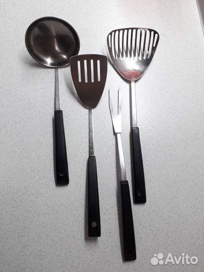 Ложки и вилки,половник и лопатка. Кофейник
