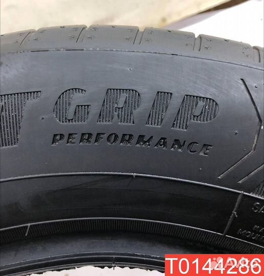 Goodyear EfficientGrip Performance 205/60 R16 92V