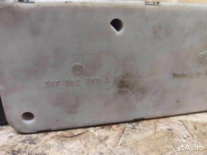 Компрессор замка Volkswagen Passat B3