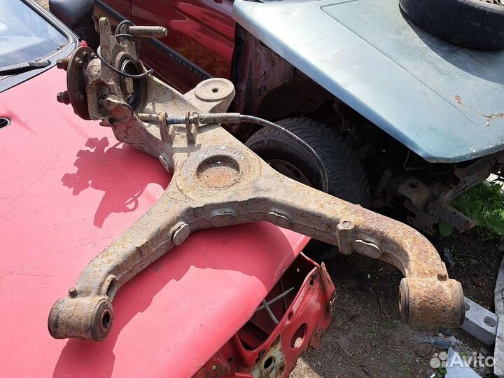 Задний правый рычаг на Мерседес Вито W638