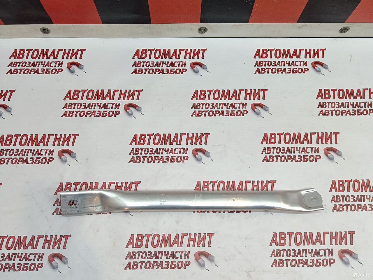 Усилитель моторного отсека правый Lixiang L7